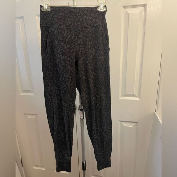 Lululemon athletica Align Jogger Size 4 - Picture 1 of 8